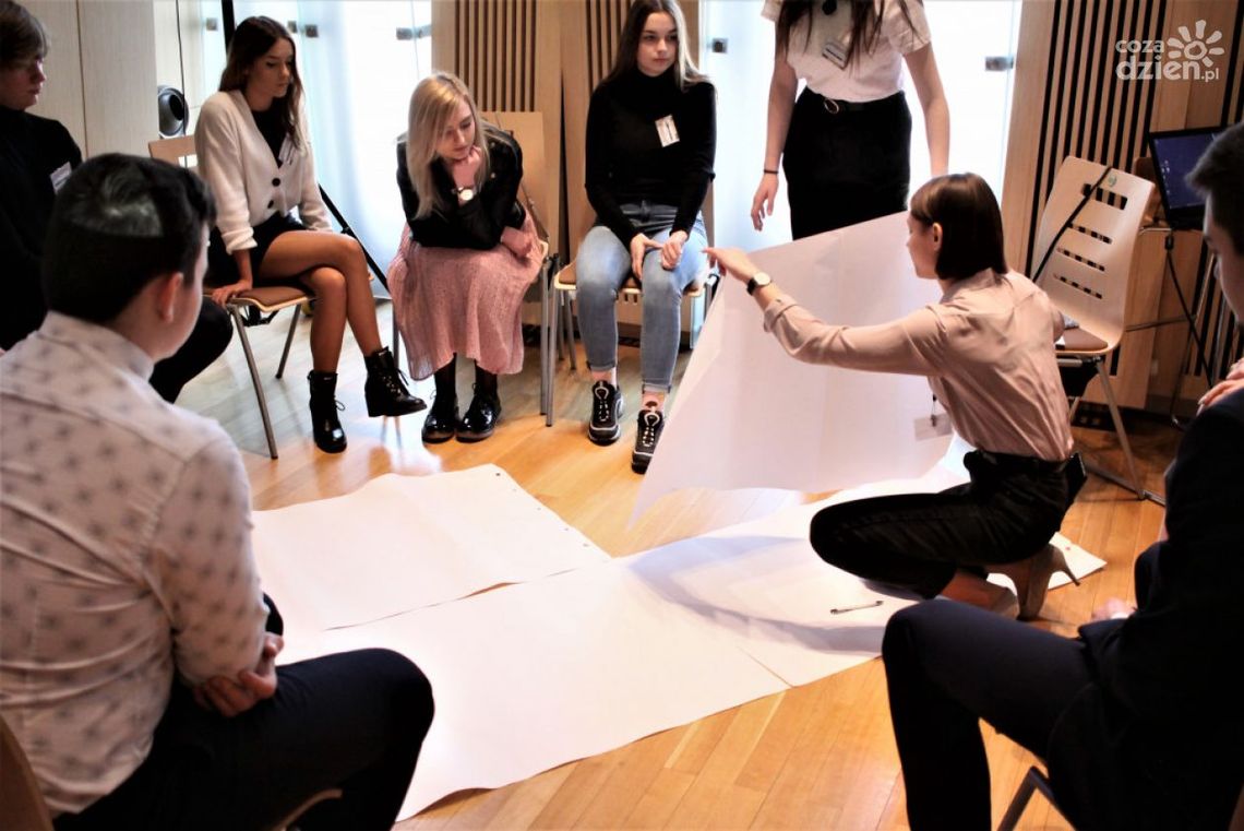 Młodzi chcą i potrafią działać Młodzi chcą i potrafią działać