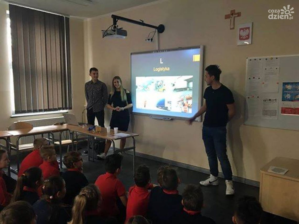Młodzi logistycy promowali swój zawód Młodzi logistycy promowali swój zawód