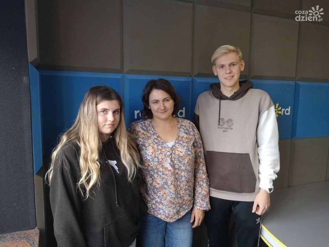 Młodzi ostrowczanie pomagają seniorom Młodzi ostrowczanie pomagają seniorom