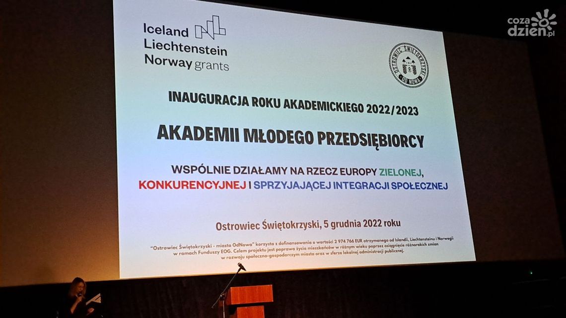Młodzi ostrowczanie uczą się przedsiębiorczości Młodzi ostrowczanie uczą się przedsiębiorczości