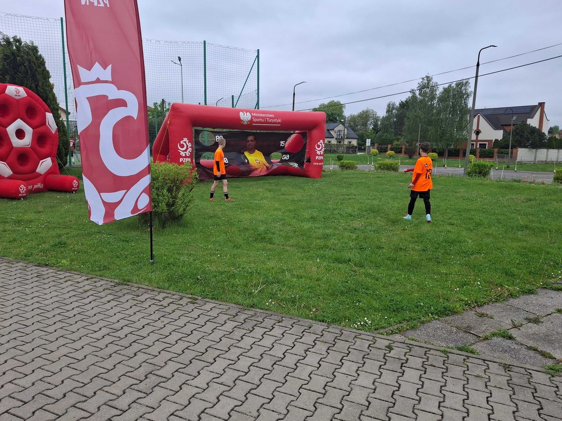 Młodzi piłkarze walczą w Kielcach o awans do Ogólnopolskich Finałów Pucharu Tymbark i grę na PGE Narodowym