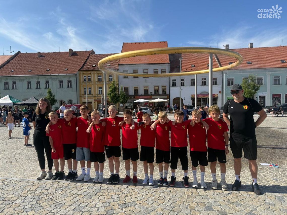 Młodzi piłkarze z Kielc błysnęli na międzynarodowym turnieju w Czechach Młodzi piłkarze z Kielc błysnęli na międzynarodowym turnieju w Czechach