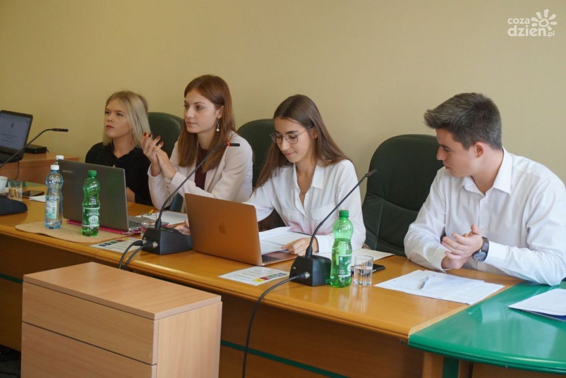 Młodzi radni obradowali w Ostrowcu Św.