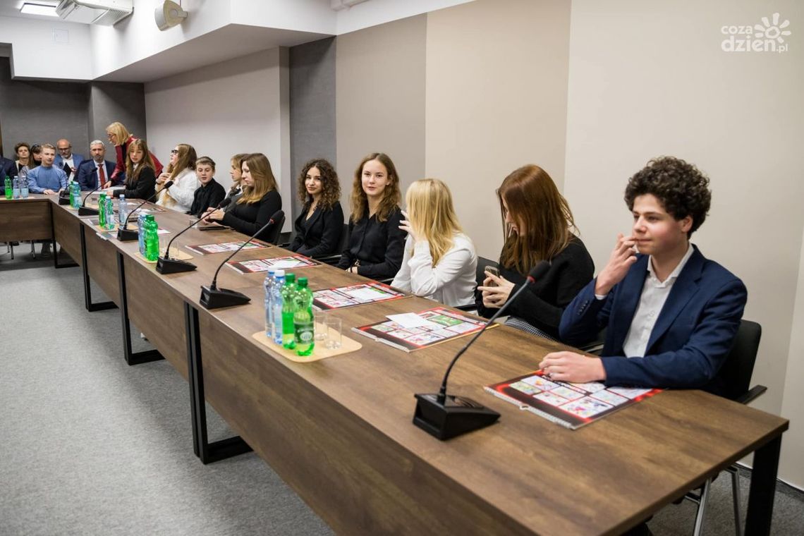 Młodzi samorządowcy z Ostrowca szykują niespodzianki dla rówieśników Młodzi samorządowcy z Ostrowca szykują niespodzianki dla rówieśników