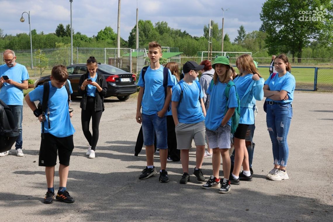 Młodzież wędrowała dla upamiętnienia Bohaterów Armii Krajowej Młodzież wędrowała dla upamiętnienia Bohaterów Armii Krajowej