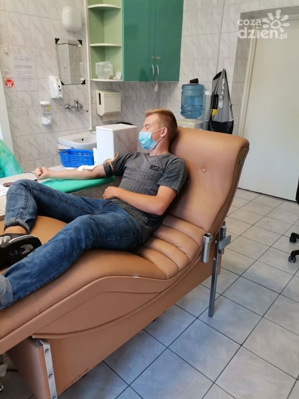 Młodzież z Ekonomika chętnie oddaje krew Młodzież z Ekonomika chętnie oddaje krew