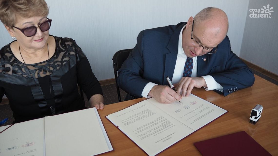 Młodzież z Opatowa będzie uczyć się praktycznej nauki zawodu Młodzież z Opatowa będzie uczyć się praktycznej nauki zawodu