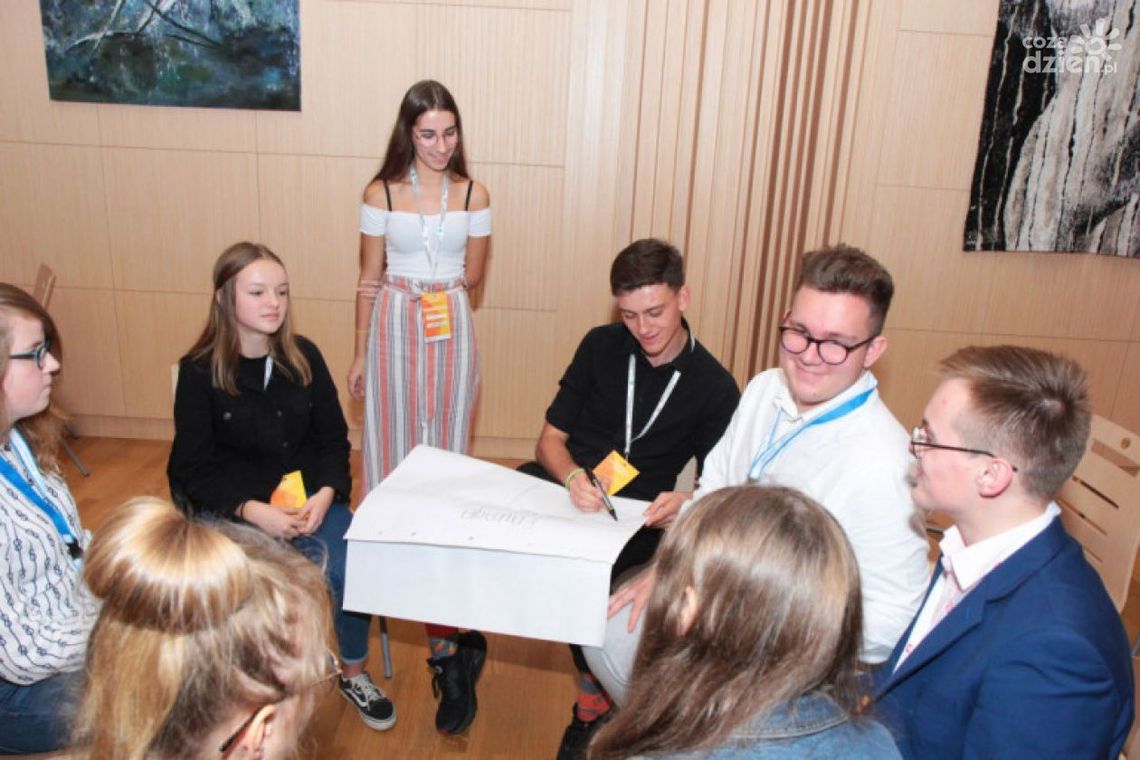 Młodzieżowi radni spotkają się w Filharmonii Świętokrzyskiej Młodzieżowi radni spotkają się w Filharmonii Świętokrzyskiej