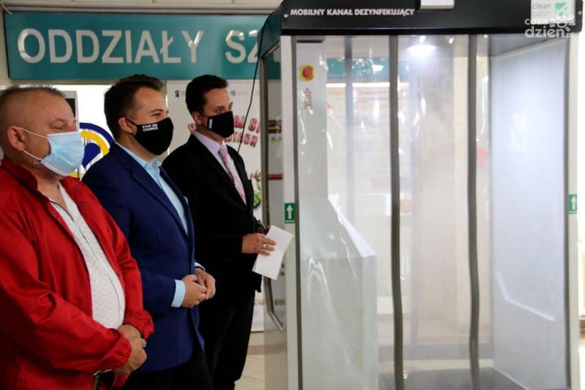 Mobilna kabina do dezynfekcji w starachowickim szpitalu Mobilna kabina do dezynfekcji w starachowickim szpitalu