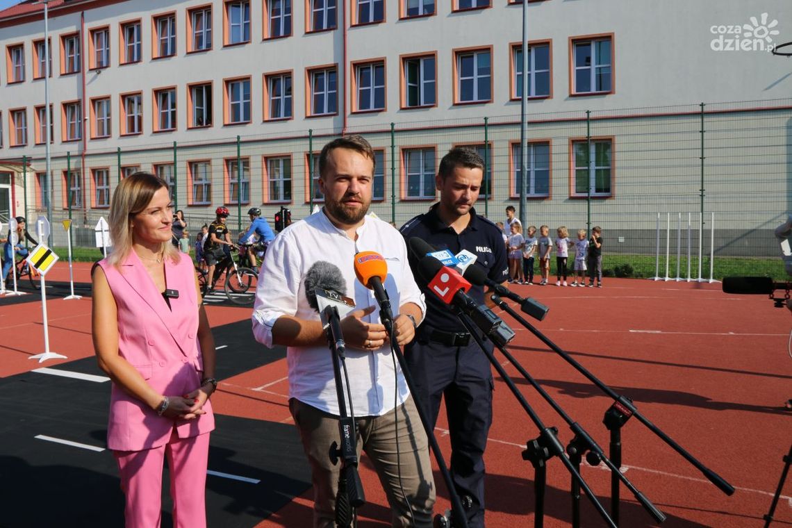 Mobilne miasteczka rowerowe zasiliły starachowickie podstawówki Mobilne miasteczka rowerowe zasiliły starachowickie podstawówki