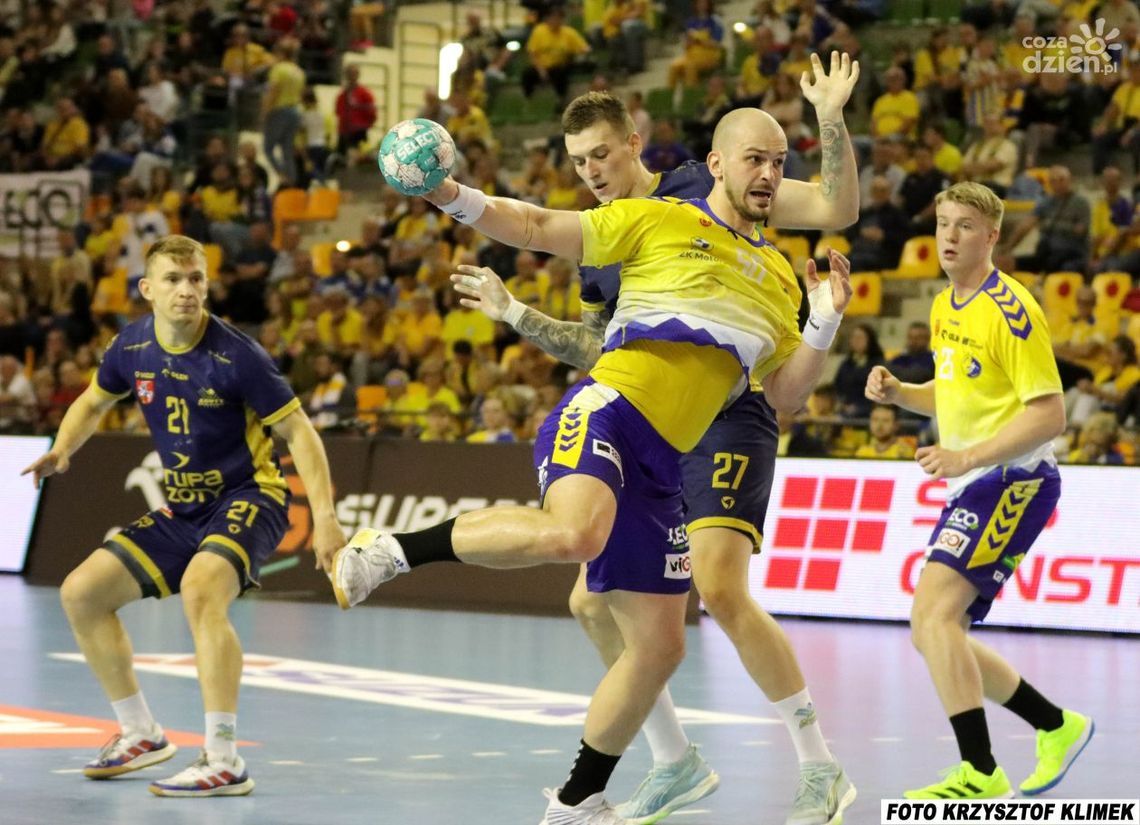 Mocny początek i prowadzenie gry. Industria Kielce pokonała Azoty Puławy 39-23 Mocny początek i prowadzenie gry. Industria Kielce pokonała Azoty Puławy 39-23