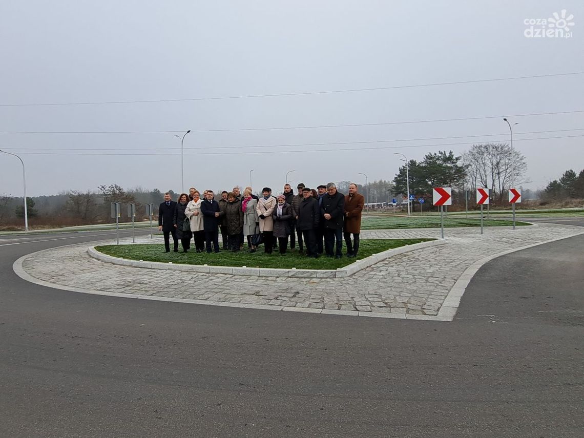 Modernizacja skrzyżowania ulic 11 Listopada i Samsonowicza zakończona Modernizacja skrzyżowania ulic 11 Listopada i Samsonowicza zakończona