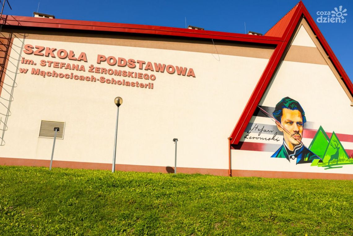 Mural Stefana Żeromskiego w Mąchocicach-Scholasterii Mural Stefana Żeromskiego w Mąchocicach-Scholasterii