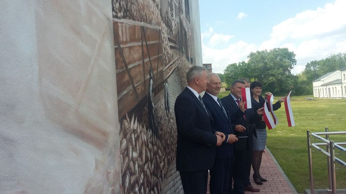 Mural w zabytkowej cukrowni Częstocice 