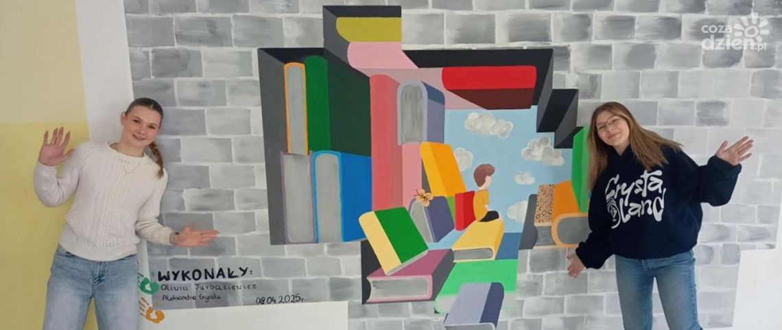 Mural zaprojektowały i wykonały uczennice ostrowieckiego liceum Mural zaprojektowały i wykonały uczennice ostrowieckiego liceum