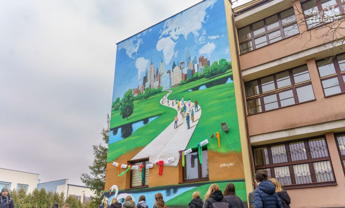 Mural zdobiący ścianę I LO im. Stefana Żeromskiego z szansą na nagrodę publiczności – trwa głosowanie! Mural zdobiący ścianę I LO im. Stefana Żeromskiego z szansą na nagrodę publiczności – trwa głosowanie!