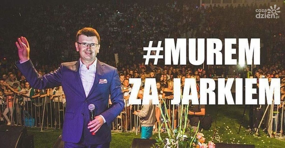 Murem za prezydentem - akcja na portalu społecznościowym Murem za prezydentem - akcja na portalu społecznościowym