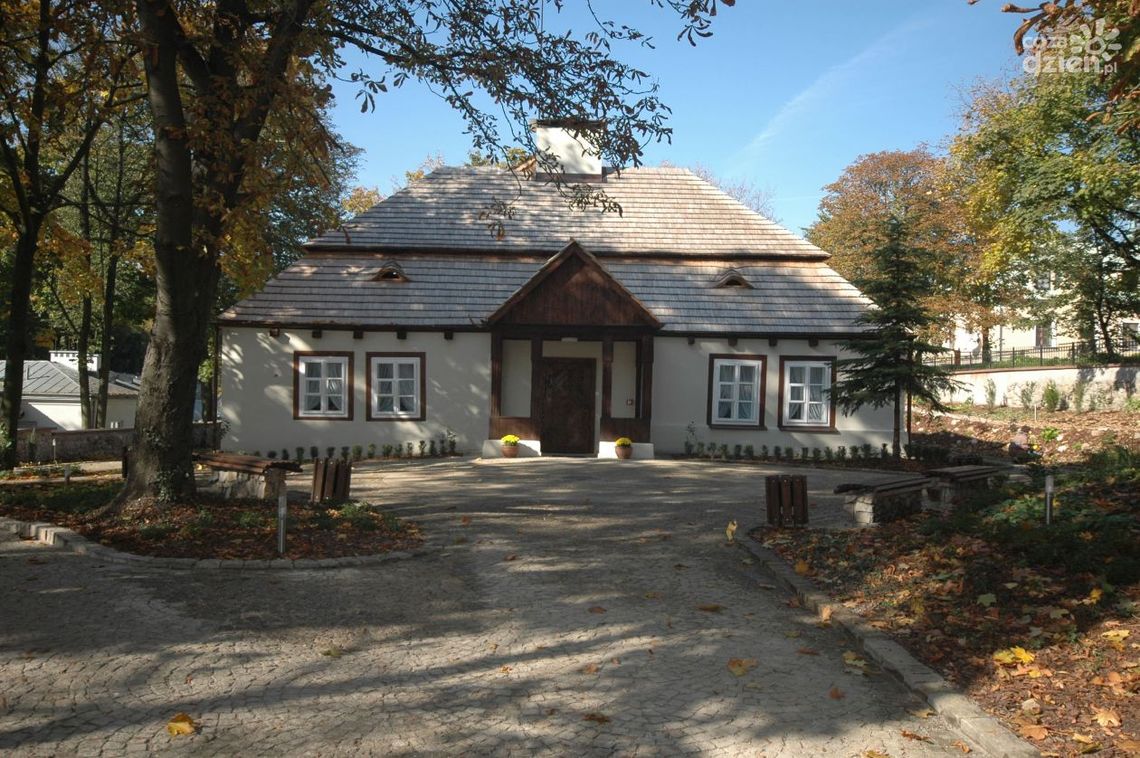 Muzeum Wsi Kieleckiej prosi o pomoc w odkrywaniu historii Dworku Laszczyków w Kielcach Muzeum Wsi Kieleckiej prosi o pomoc w odkrywaniu historii Dworku Laszczyków w Kielcach