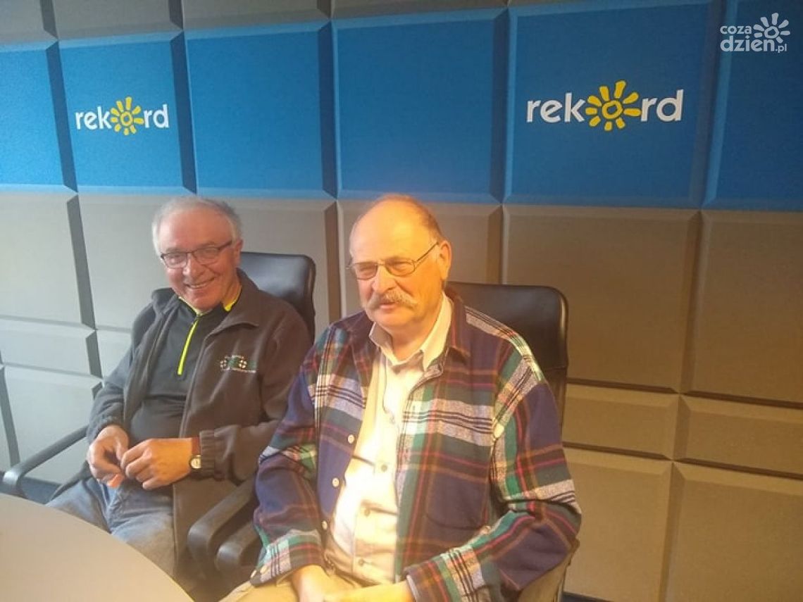 Na rowerze poznają historię regionu Na rowerze poznają historię regionu