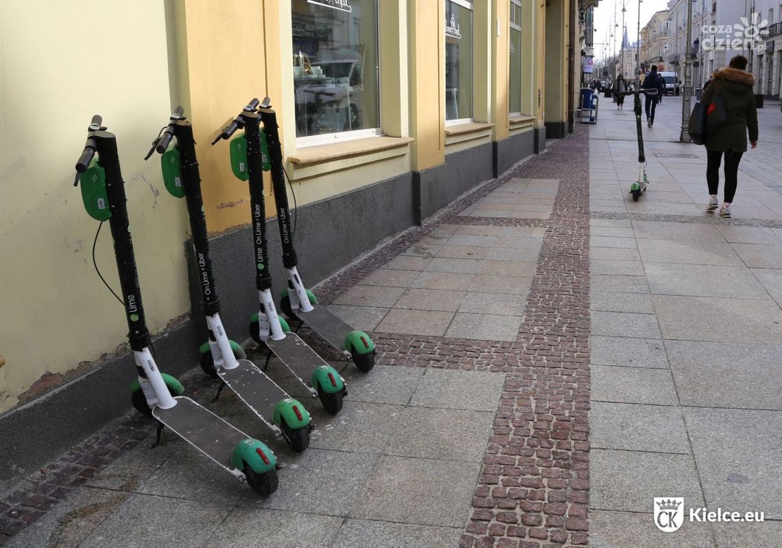 Na ulicach Kielc już stoją hulajnogi, na rower poczekamy