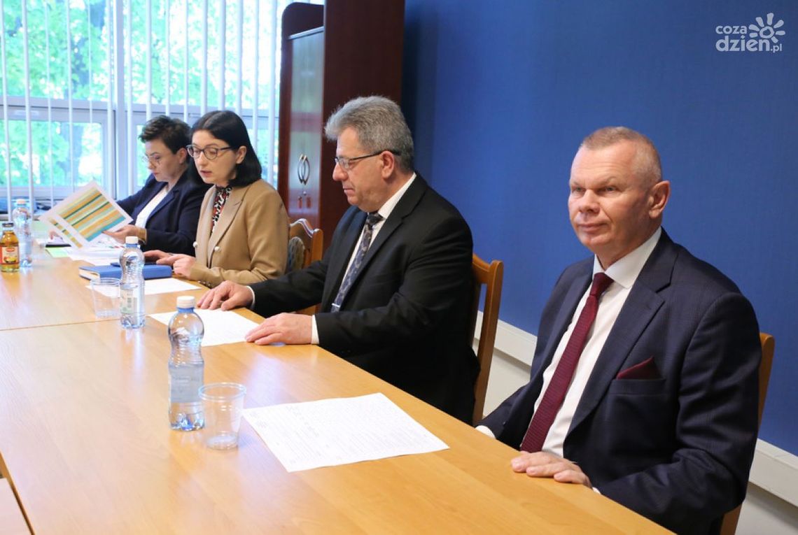 Nadzwyczajna sesja poświęcona staszowskiej porodówce Nadzwyczajna sesja poświęcona staszowskiej porodówce
