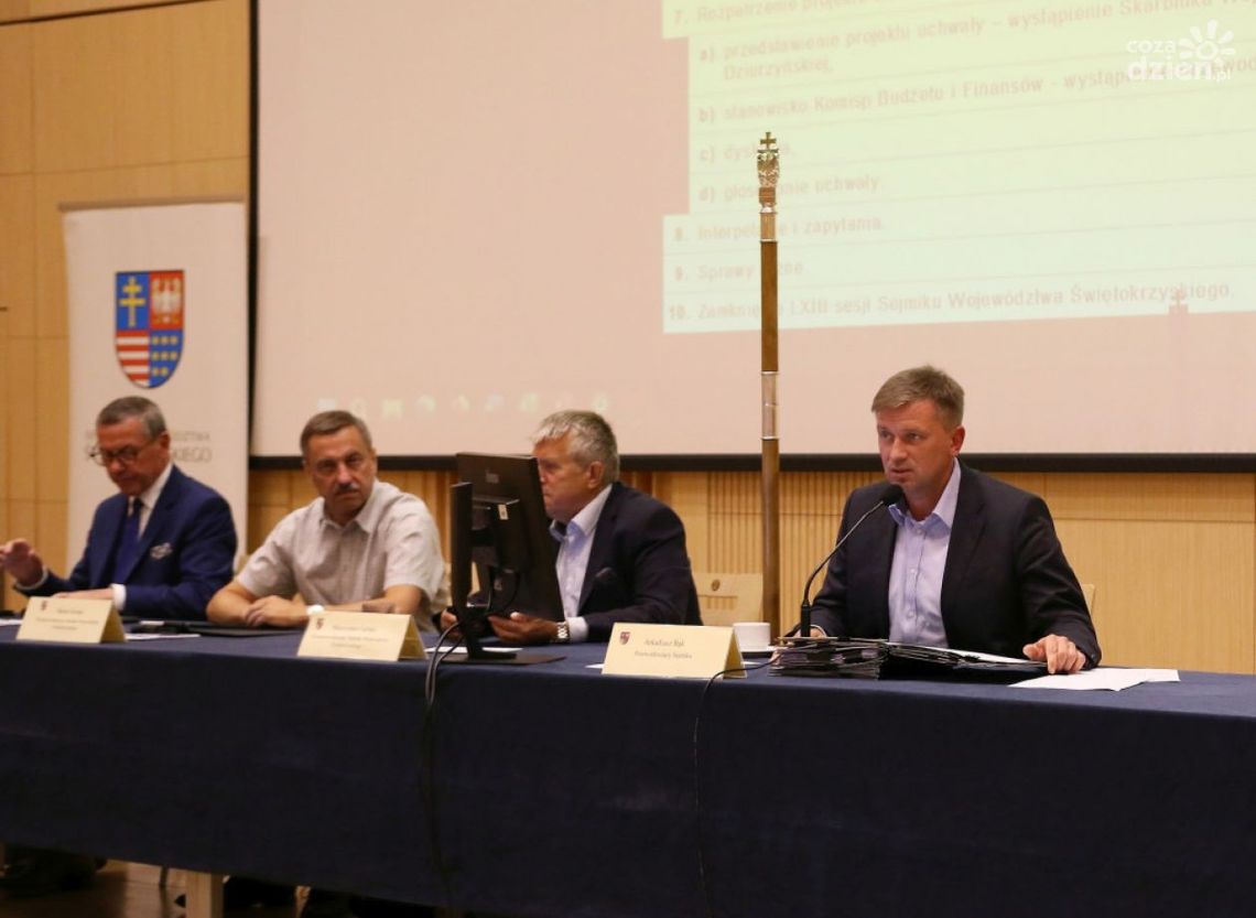 Nadzwyczajna sesja sejmiku. Radni zdecydowali o zmianach budżetowych Nadzwyczajna sesja sejmiku. Radni zdecydowali o zmianach budżetowych