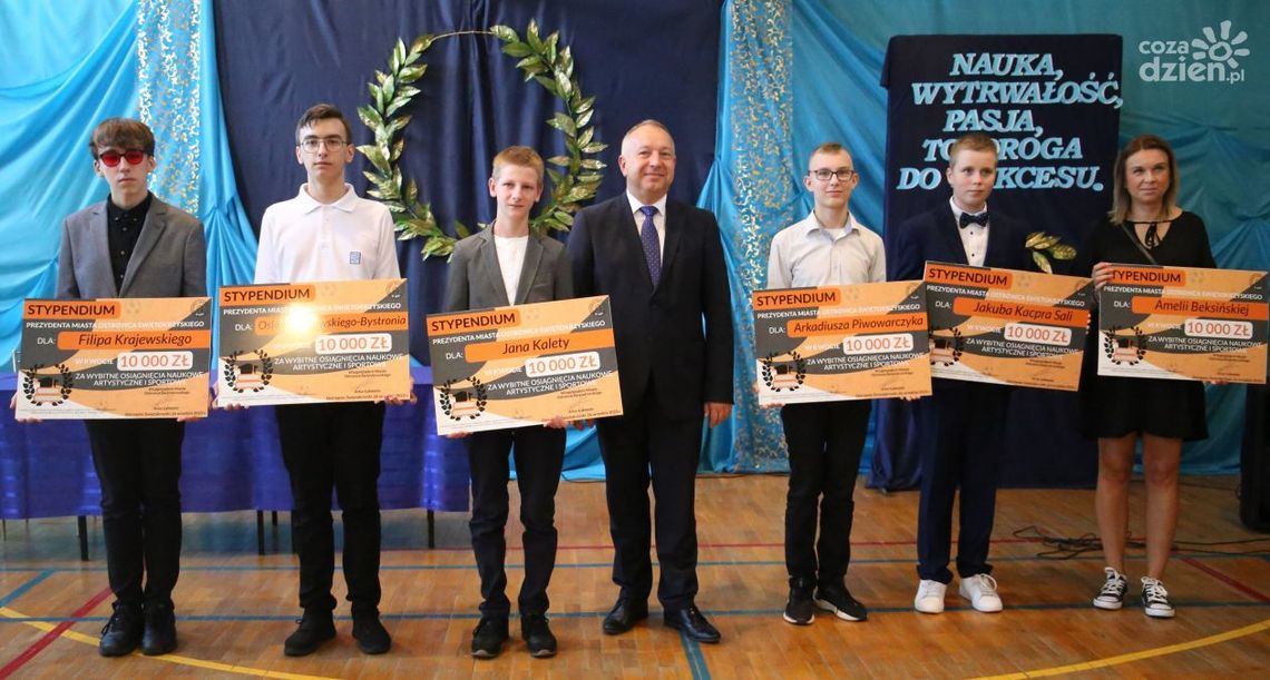 Nagrody finansowe dla najlepszych uczniów 