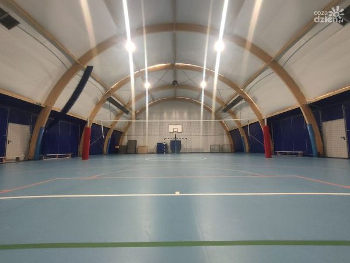 Najnowocześniejsze boisko w regionie powstaje przy ostrowieckim "Chreptusie" Najnowocześniejsze boisko w regionie powstaje przy ostrowieckim "Chreptusie"