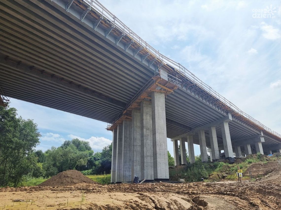 Najwyższe w regionie estakady powstały na obwodnicy Opatowa 