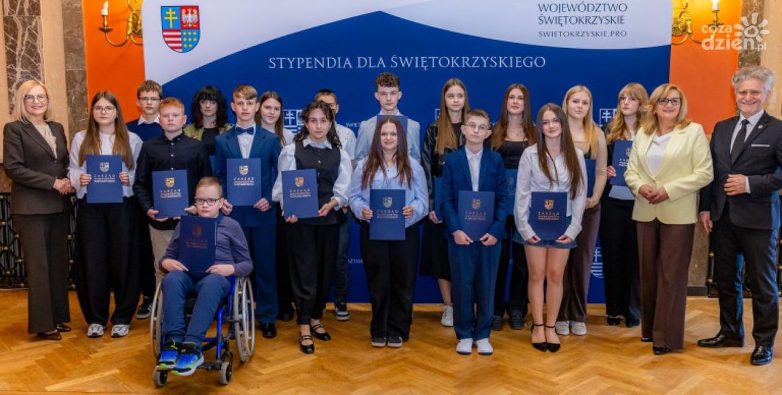 Najzdolniejsi uczniowie z województwa nagrodzeni stypendiami Najzdolniejsi uczniowie z województwa nagrodzeni stypendiami