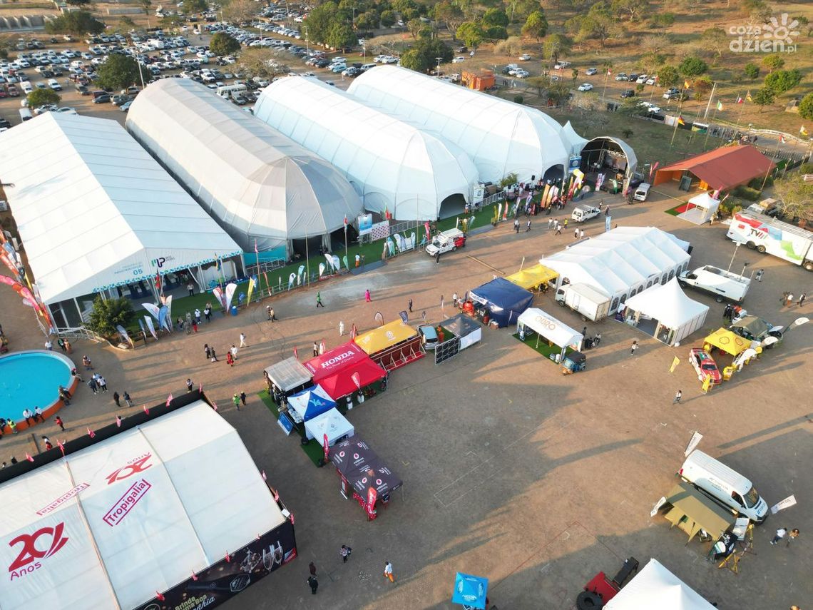 Namioty reklamowe i handlowe – klucz do widoczności Twojej firmy na targach Namioty reklamowe i handlowe – klucz do widoczności Twojej firmy na targach