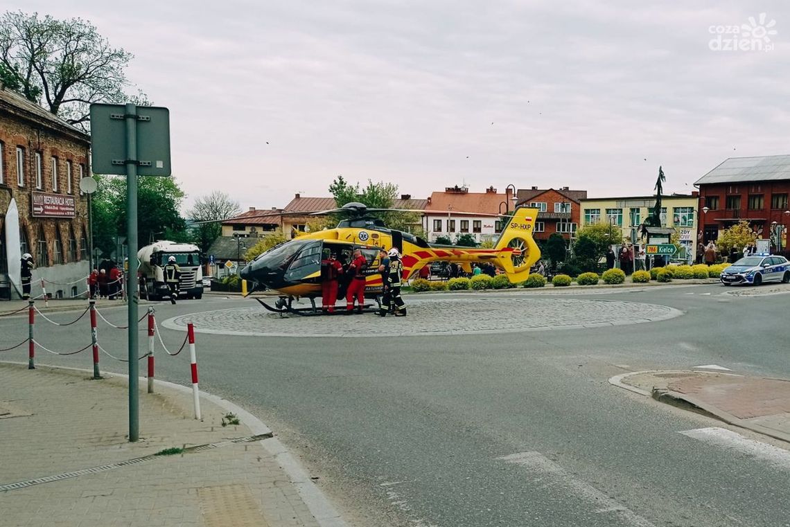 Nastolatek nabił się na kierownicę jednośladu.