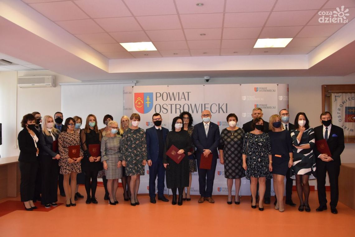 Nauczyciele świętowali - były nagrody starosty, ministra edukacji i kuratora oświaty