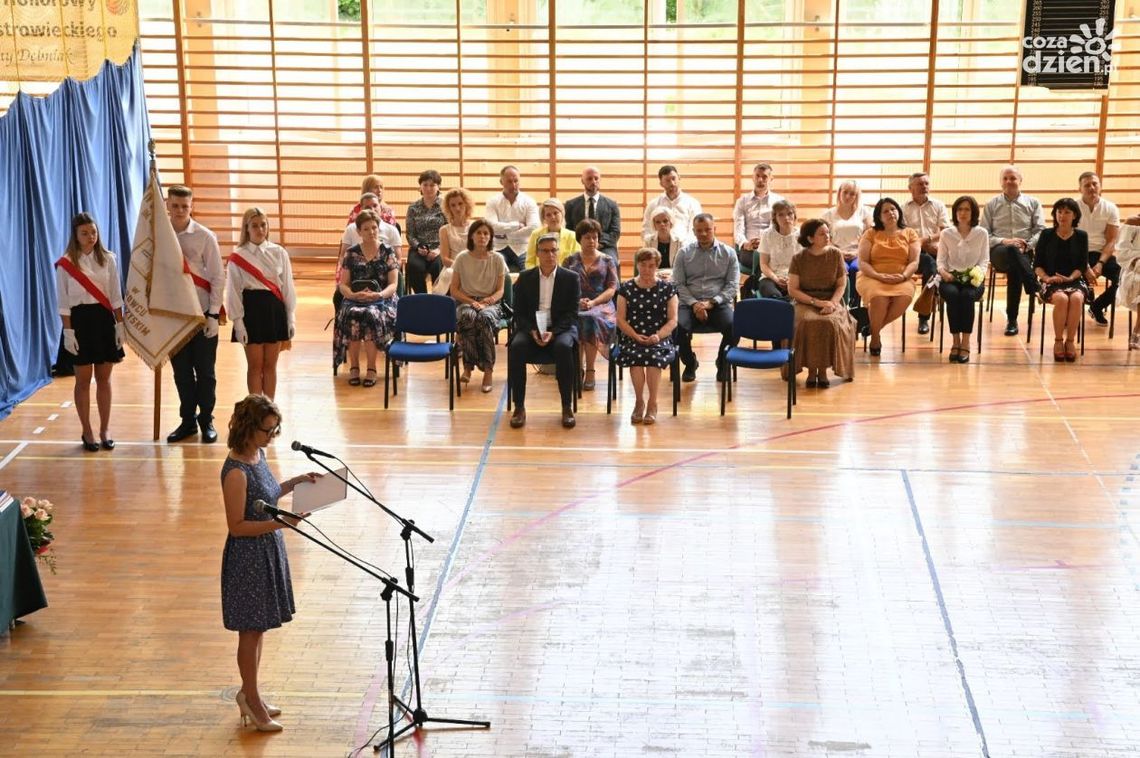 Nie będzie zwolnień nauczycieli w ostrowieckich szkołach z powodu niżu demograficznego
Nie będzie zwolnień nauczycieli w ostrowieckich szkołach z powodu niżu demograficznego