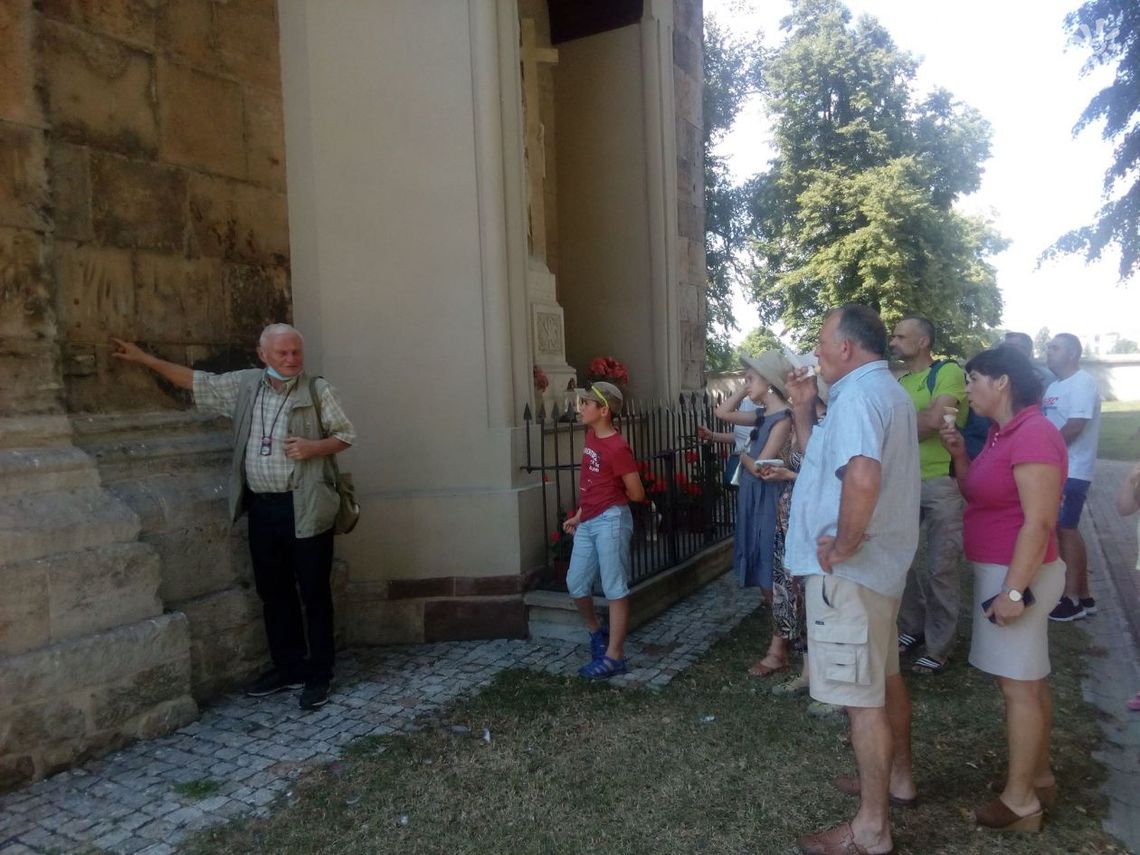 Niedzielne zwiedzanie Opatowa z przewodnikiem Niedzielne zwiedzanie Opatowa z przewodnikiem