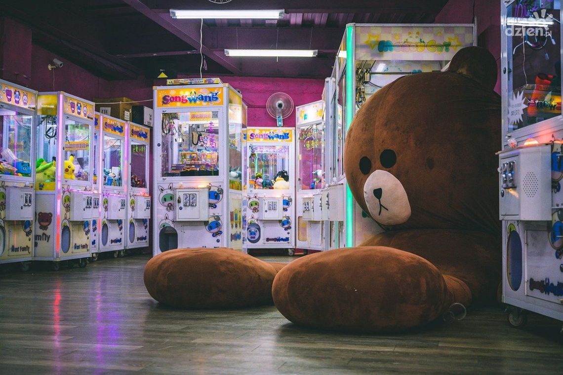 Nielegalne automaty do gier oraz narkotyki w kieszeni Nielegalne automaty do gier oraz narkotyki w kieszeni