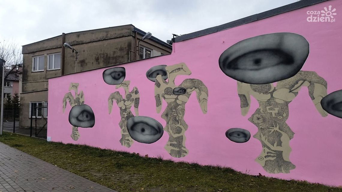 Nieoczywisty i prowokacyjny - mural na 30-lecie BWA gotowy Nieoczywisty i prowokacyjny - mural na 30-lecie BWA gotowy