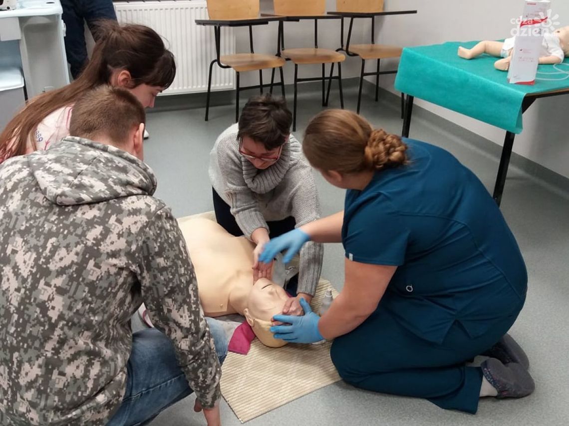 Nietypowa lekcja ostrowieckich uczniów Nietypowa lekcja ostrowieckich uczniów