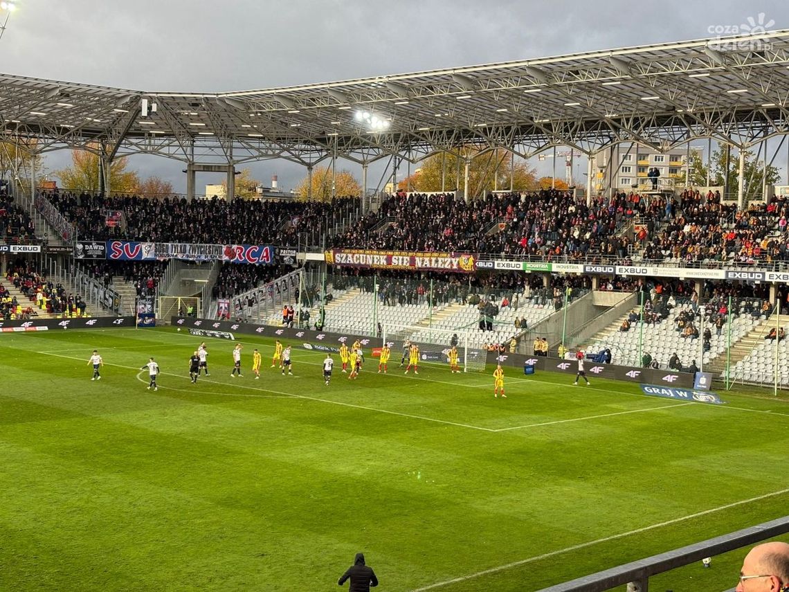 Niewykorzystany rzut karny się mści. Kielczanie tracą punkty w samej końcówce Niewykorzystany rzut karny się mści. Kielczanie tracą punkty w samej końcówce