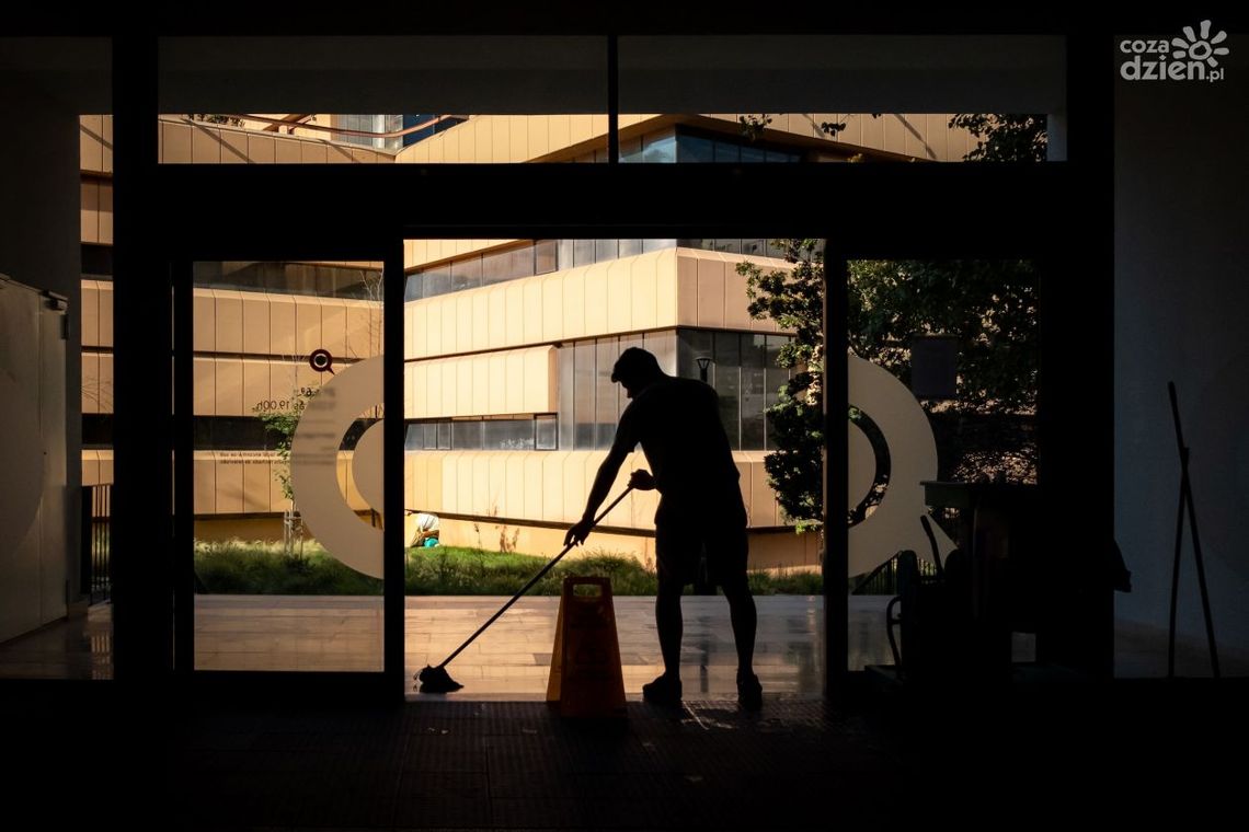 Niezbędna firma sprzątająca w Warszawie: jakie usługi oferują?