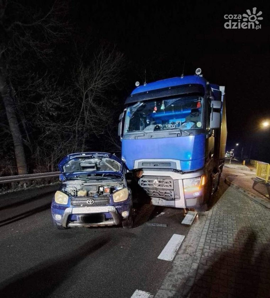 Nocna kraksa na krajowej "9" Nocna kraksa na krajowej "9"