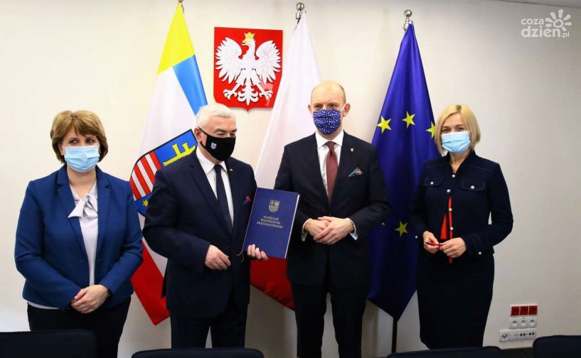 Nowa przestrzeń wokół sędziwego Bartka Nowa przestrzeń wokół sędziwego Bartka