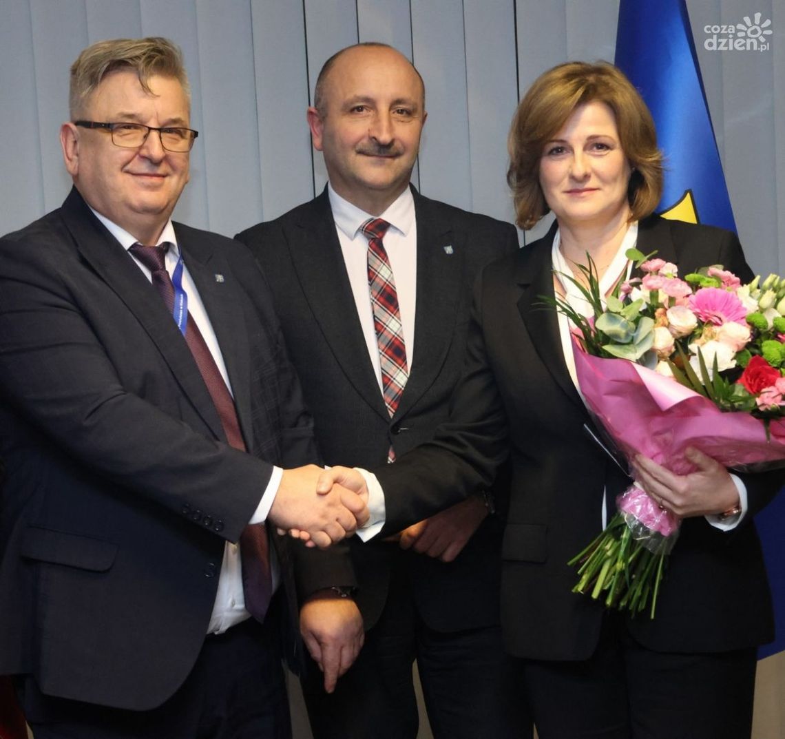 Nowa skarbnik powiatu kieleckiego – Edyta Drążkiewicz Nowa skarbnik powiatu kieleckiego – Edyta Drążkiewicz