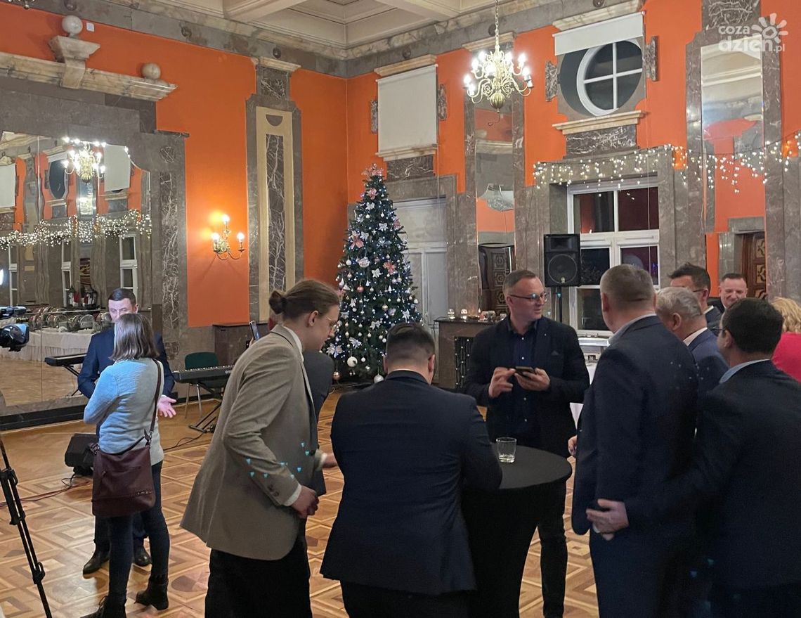 Nowa tradycja tworzy się w Wojewódzkim Domu Kultury w Kielcach Nowa tradycja tworzy się w Wojewódzkim Domu Kultury w Kielcach