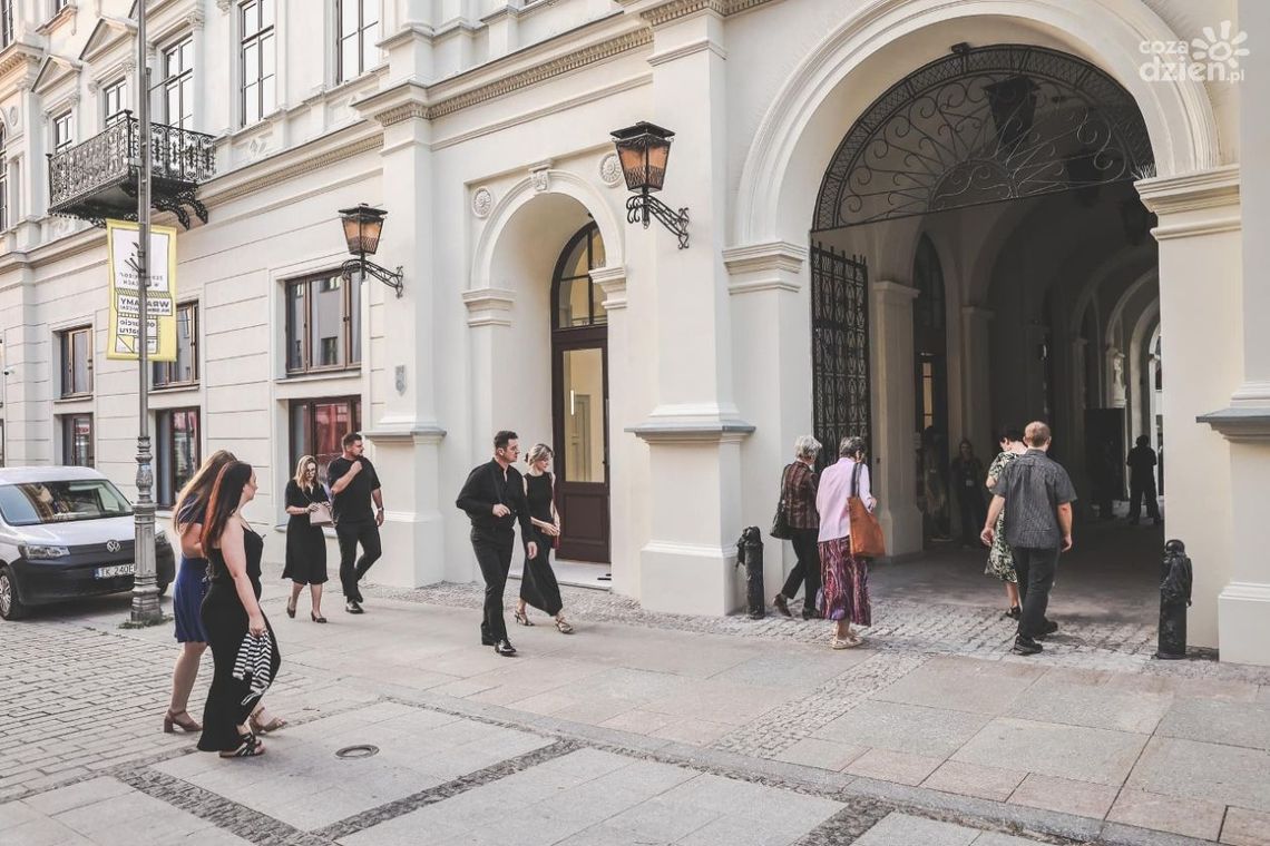 Nowe miejsce dla sztuki i wystawa grafiki w Teatrze Żeromskiego Nowe miejsce dla sztuki i wystawa grafiki w Teatrze Żeromskiego