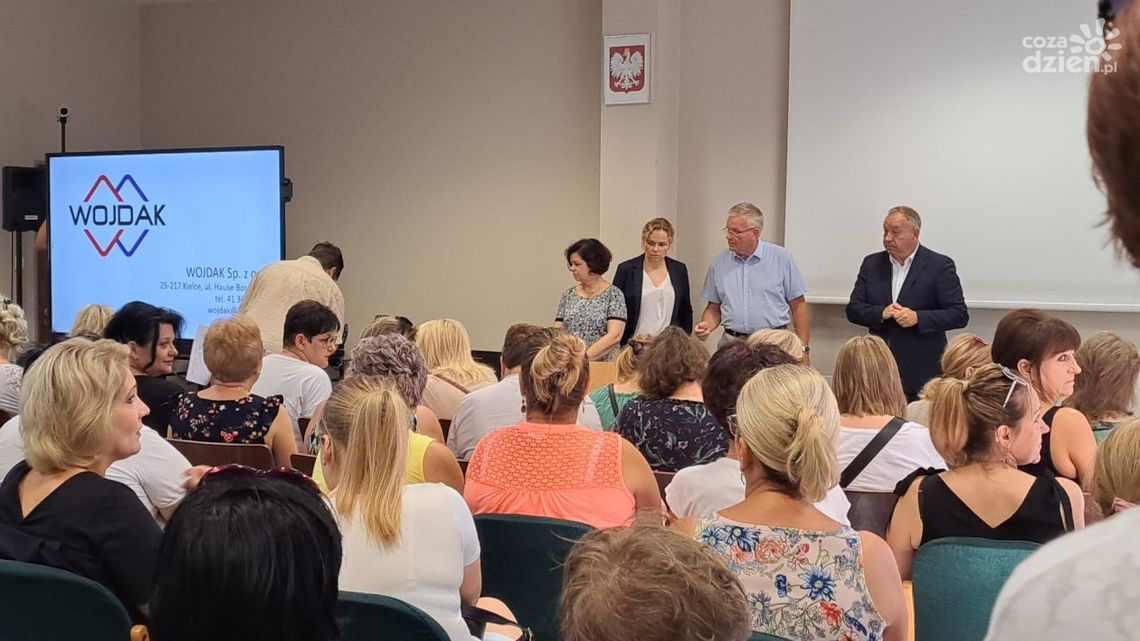 Nowej szwalni w Ostrowcu nie będzie, szwaczki z Wólczanki przejmą już działające firmy