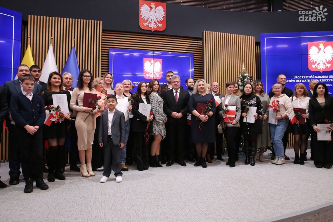 Nowi polscy obywatele Nowi polscy obywatele