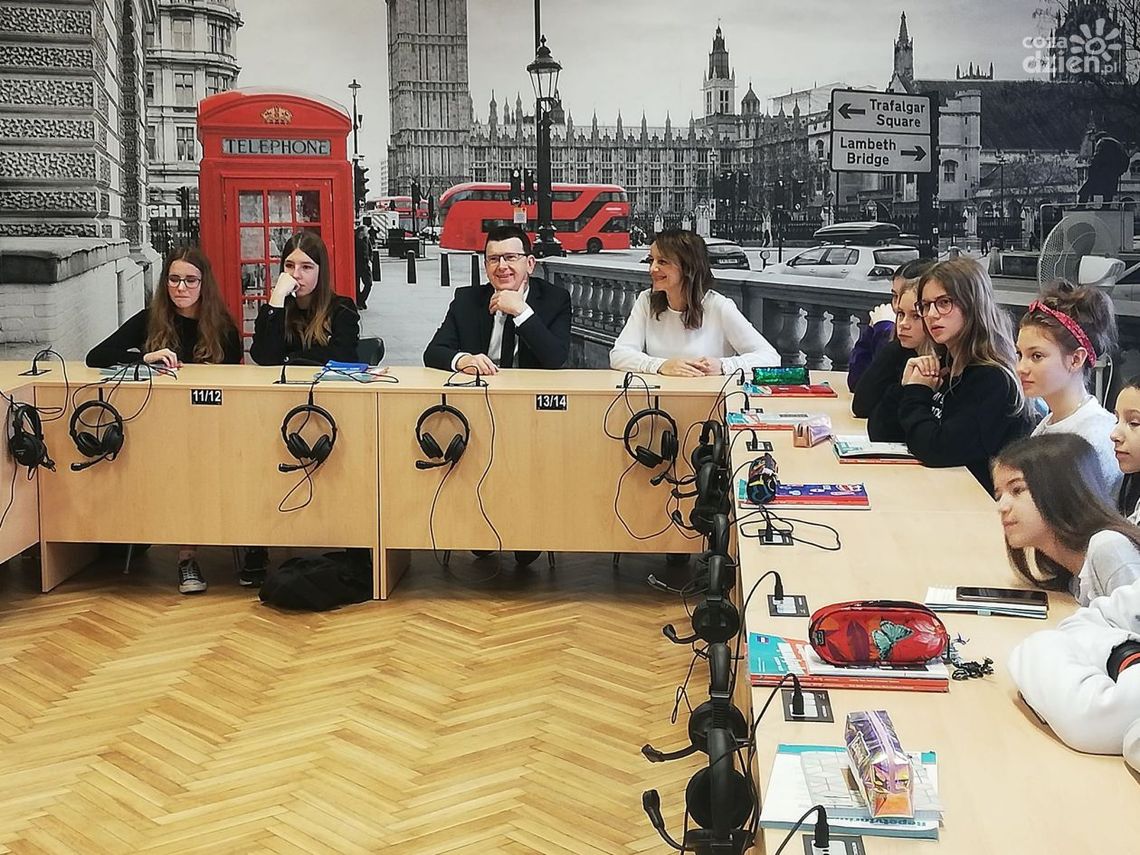 Nowoczesne pracownie językowe w szkołach podstawowych 