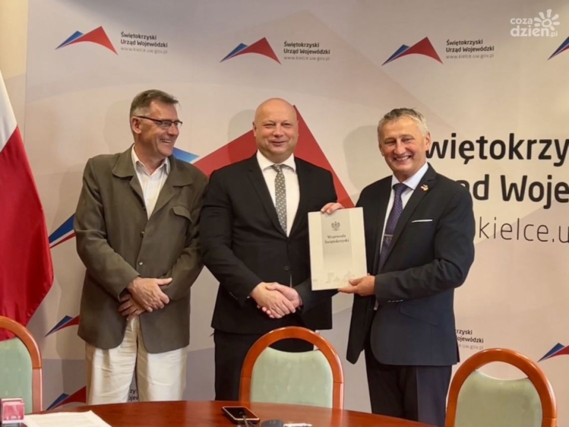 Nowy autobus w gminie Raków Nowy autobus w gminie Raków