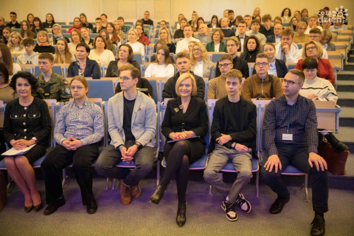 Nowy program stypendialny dla studentów I roku PŚ Nowy program stypendialny dla studentów I roku PŚ